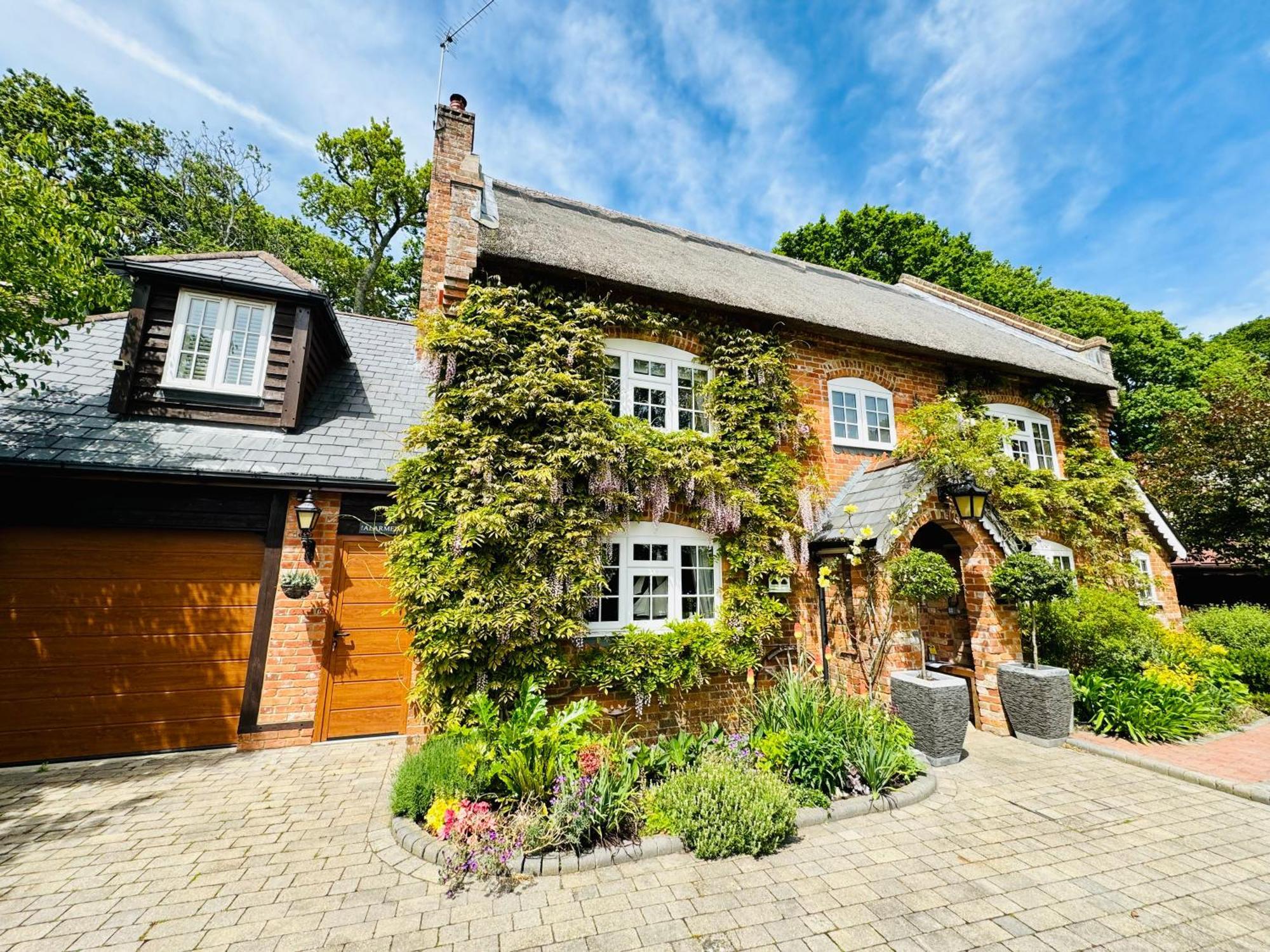 Little Woodside a beautiful New Forest self contained private luxury annexe New Milton Extérieur photo